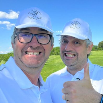 Jonathan Dov et MacMouton entrain de sourire